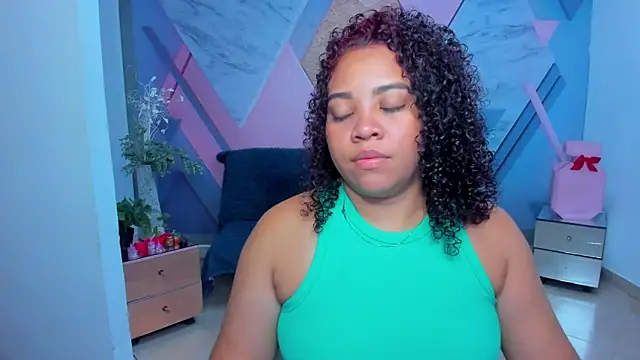 Snapshot of AngelaCoffee chatting on 19, 1, 2025 AngelaCoffee online show from 19, 1, 2025