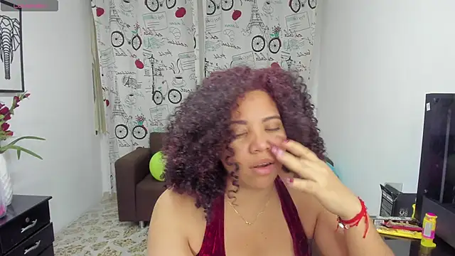 Snapshot of AngelaCoffee chatting on 8, 2, 2025 AngelaCoffee online show from 8, 2, 2025