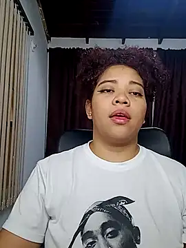 Snapshot of AngelaCoffee chatting on 4, 3, 2025 AngelaCoffee online show from 4, 3, 2025
