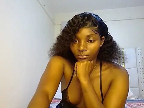 Snapshot of Tamia_love200 chatting on 5, 11, 2025 Tamia love200 online show from 5, 11, 2025