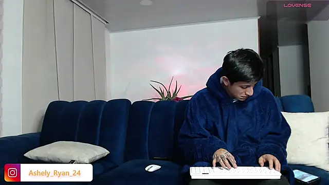 ashely ryan24 online show from 7, 2, 2025