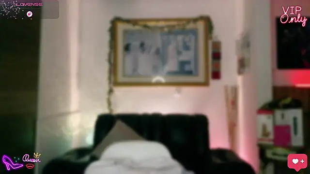 LauGrayJ online show from 13, 4, 2026