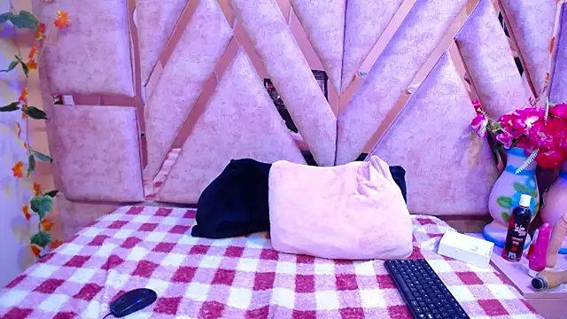 Azul Horny18 online show from 20, 2, 2026