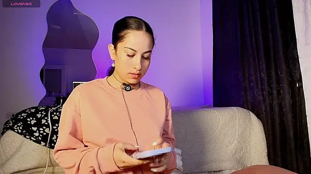 Madeline Dreams online show from 14, 9, 2025