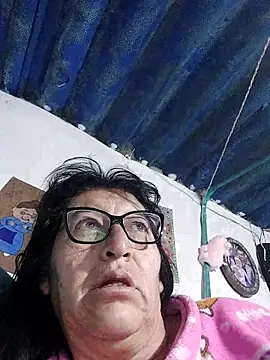 Snapshot of clarita_01 chatting on 28, 5, 2026 clarita 01 online show from 28, 5, 2026