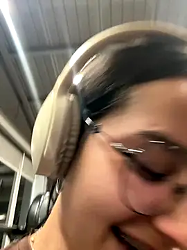 Snapshot of _vaness chatting on 28, 11, 2025 vaness online show from 28, 11, 2025