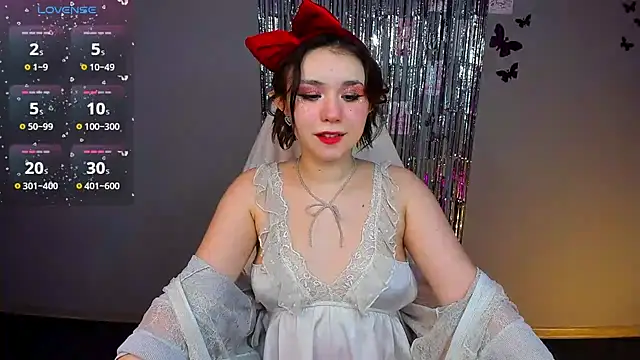 lilly Cherry  online show from 25, 12, 2024