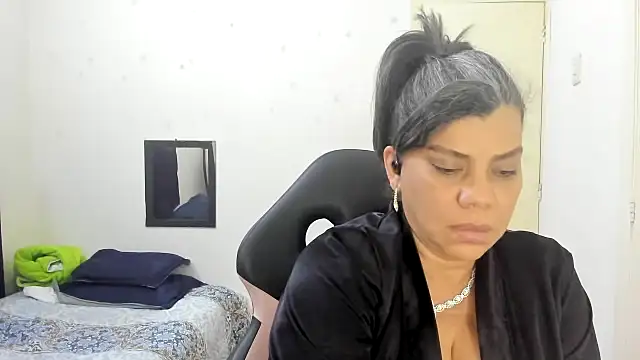 Snapshot of vikyadams chatting on 15, 10, 2025 vikyadams online show from 15, 10, 2025