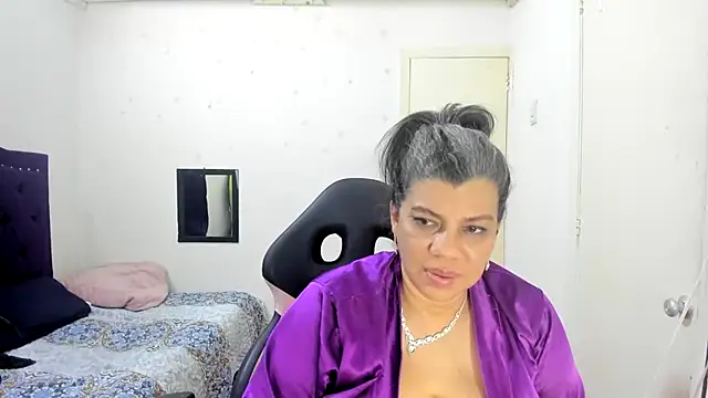 Snapshot of vikyadams chatting on 22, 10, 2025 vikyadams online show from 22, 10, 2025