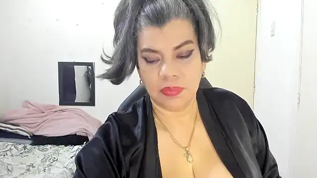 Snapshot of vikyadams chatting on 24, 11, 2025 vikyadams online show from 24, 11, 2025