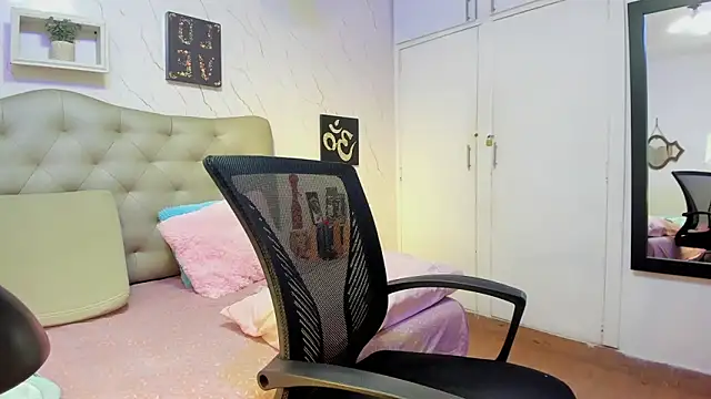 Antonella Montanari online show from 19, 10, 2025