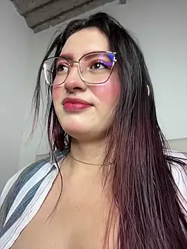 VioletPearson online show from 16, 4, 2026