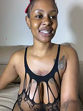 Snapshot of Rose_berry chatting on 27, 3, 2026 Rose berry online show from 27, 3, 2026