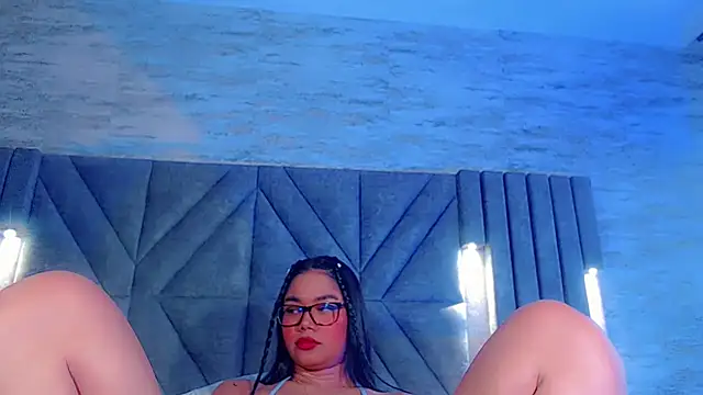 JasmineMoore online show from 19, 6, 2026