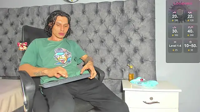 marcus smithh online show from 4, 12, 2024