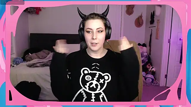 Snapshot of CirqueNoirBlu chatting on 3, 10, 2025 CirqueNoirBlu online show from 3, 10, 2025