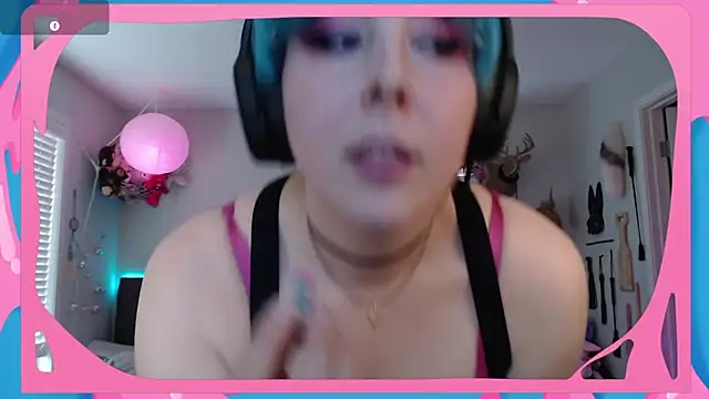 Snapshot of CirqueNoirBlu chatting on 17, 6, 2026 CirqueNoirBlu online show from 17, 6, 2026