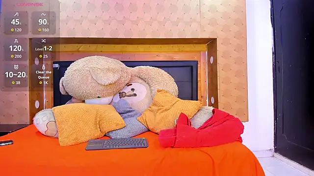 SofiAndNicol online show from 17, 12, 2025