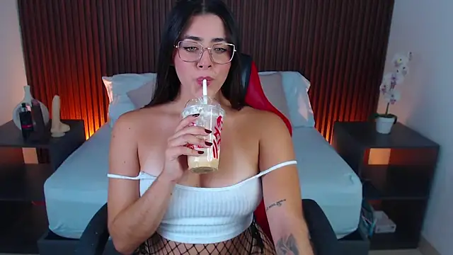 lizowenn  online show from 12, 2, 2025