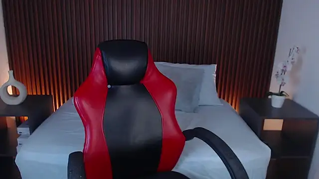 lizowenn  online show from 12, 3, 2025