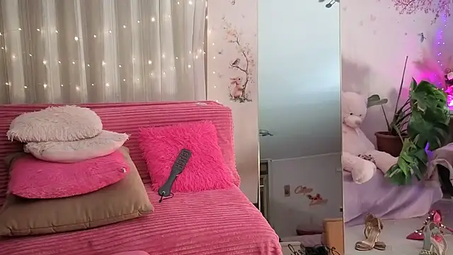 Snapshot of peachgirlmartyna chatting on 17, 5, 2026 peachgirlmartyna online show from 17, 5, 2026