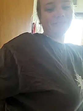 Snapshot of Off_the_Lesh chatting on 20, 9, 2025 Off the Lesh online show from 20, 9, 2025