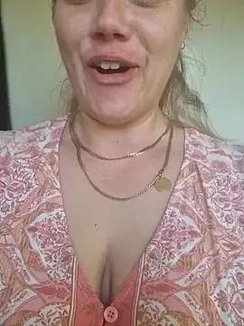 Snapshot of Off_the_Lesh chatting on 30, 10, 2025 Off the Lesh online show from 30, 10, 2025