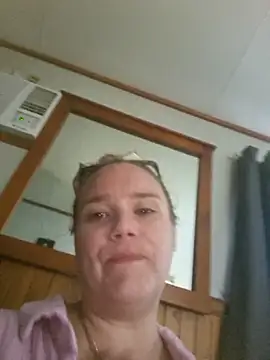 Snapshot of Off_the_Lesh chatting on 8, 11, 2025 Off the Lesh online show from 8, 11, 2025