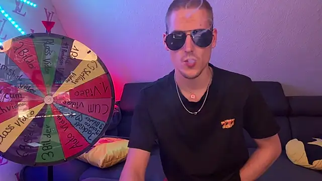 Cookieboy88 online show from 17, 10, 2025