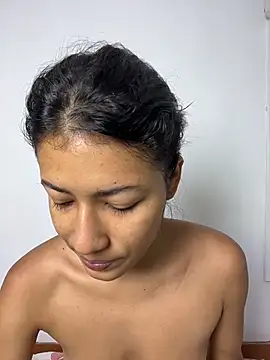 Snapshot of Valentinabaker chatting on 3, 11, 2025 Valentinabaker online show from 3, 11, 2025