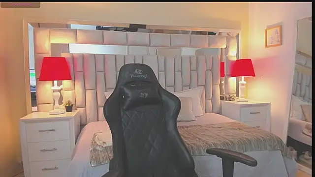 mariiahneedles online show from 6, 12, 2024