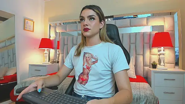 mariiahneedles online show from 12, 12, 2024