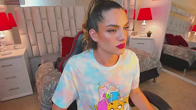 mariiahneedles online show from 6, 2, 2025