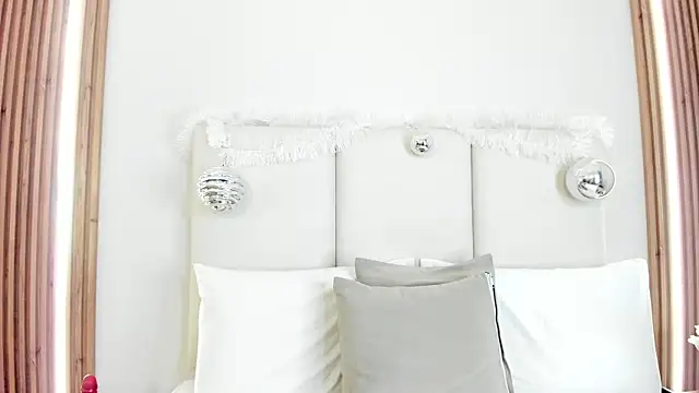 Snapshot of DulceColeman chatting on 19, 12, 2025 DulceColeman online show from 19, 12, 2025