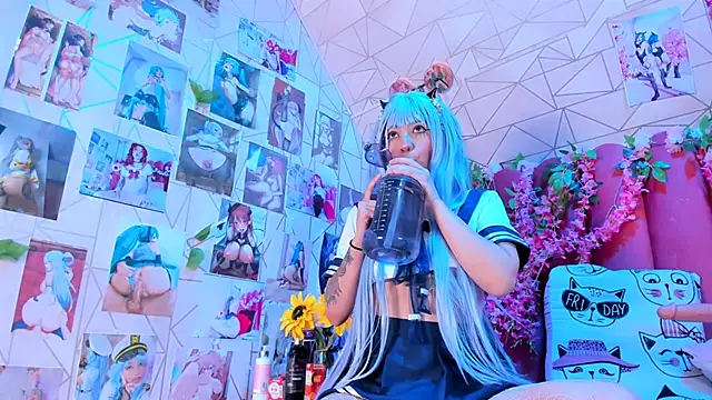 Alicebenett online show from 26, 9, 2025