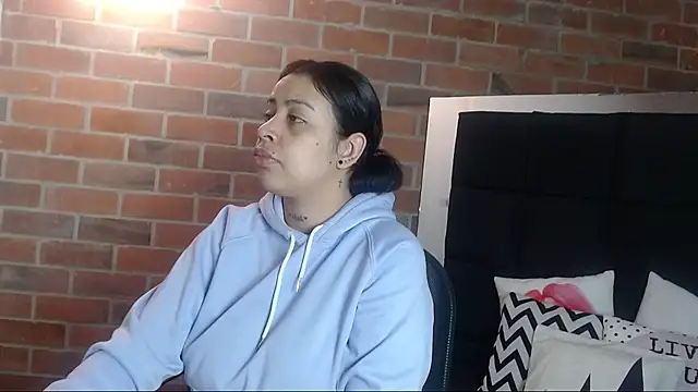 salome  hills1 online show from 14, 1, 2025