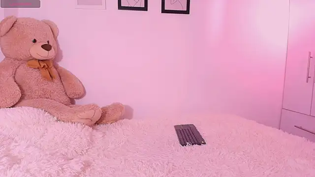 DannaHyde online show from 25, 11, 2025