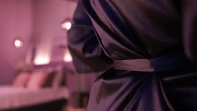 Snapshot of IzzyWild chatting on 2, 2, 2026 IzzyWild online show from 2, 2, 2026