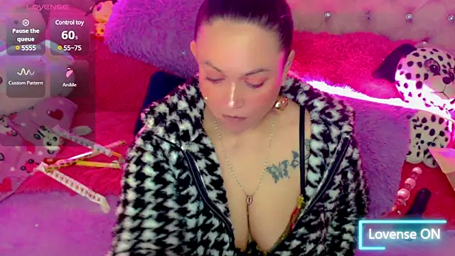 Snapshot of martina_bk chatting on 23, 1, 2025 martina bk online show from 23, 1, 2025