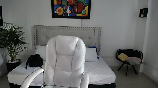 Snapshot of Chiqui_milk_ chatting on 11, 2, 2025 Chiqui milk online show from 11, 2, 2025