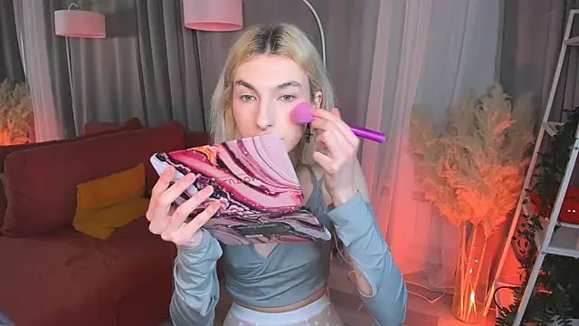 Snapshot of Mia_Cheers chatting on 8, 2, 2025 Mia Cheers online show from 8, 2, 2025