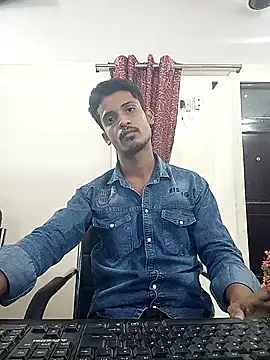 Snapshot of curlyhairboy_ chatting on 12, 9, 2025 curlyhairboy  online show from 12, 9, 2025