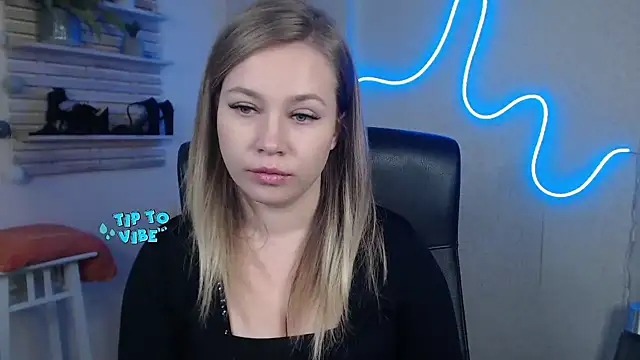 holly xglam online show from 23, 12, 2024