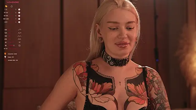 LinaKinky online show from 8, 3, 2025