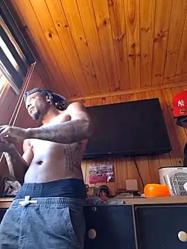 calientoboy online show from 6, 3, 2025