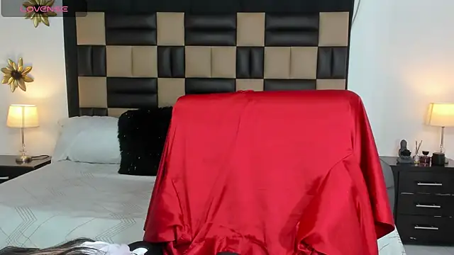 Snapshot of BonnyDelux chatting on 5, 12, 2024 BonnyDelux online show from 5, 12, 2024