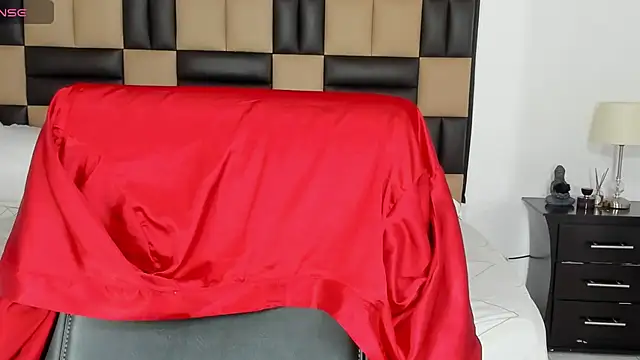 Snapshot of BonnyDelux chatting on 7, 12, 2024 BonnyDelux online show from 7, 12, 2024