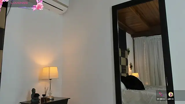 Snapshot of BonnyDelux chatting on 7, 12, 2024 BonnyDelux online show from 7, 12, 2024