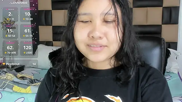 Snapshot of BonnyDelux chatting on 17, 12, 2024 BonnyDelux online show from 17, 12, 2024