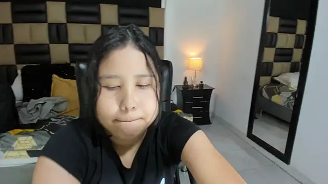 Snapshot of BonnyDelux chatting on 10, 2, 2025 BonnyDelux online show from 10, 2, 2025